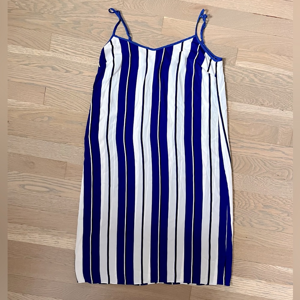J.Crew Crepe dress in blue-ivory multi stripe. Size XS.